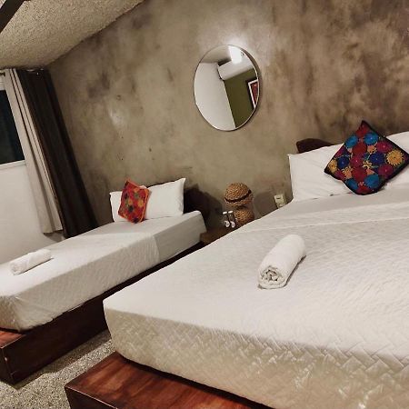La Zona Hostel San Salvador Esterno foto