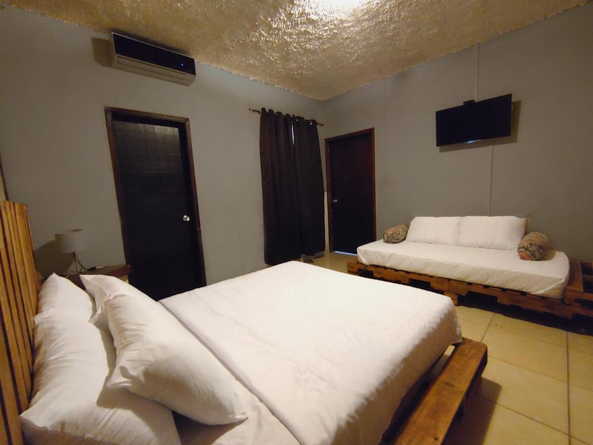 La Zona Hostel San Salvador Esterno foto