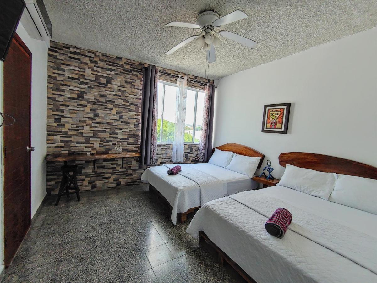 La Zona Hostel San Salvador Esterno foto