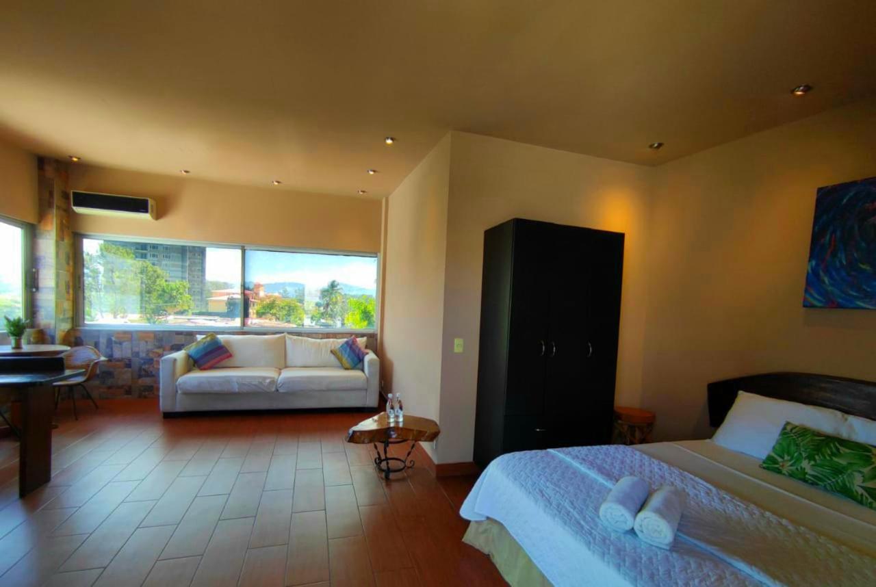 La Zona Hostel San Salvador Esterno foto