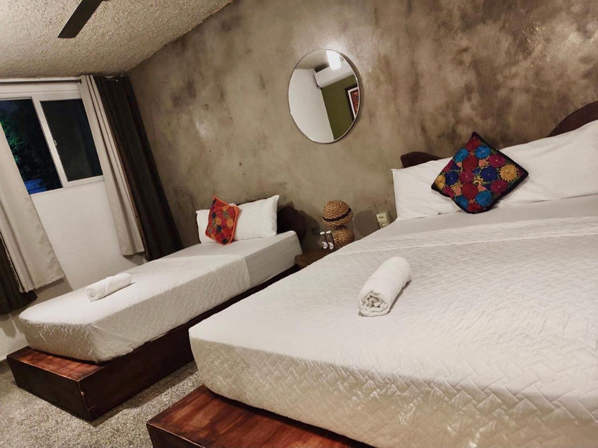 La Zona Hostel San Salvador Esterno foto
