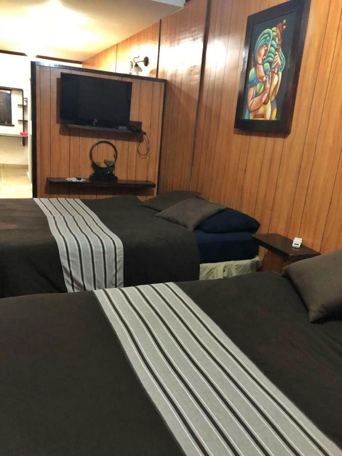La Zona Hostel San Salvador Esterno foto